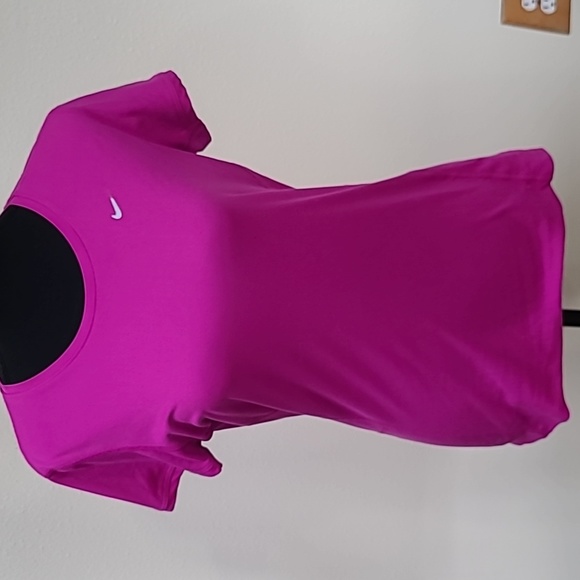 Nike Tops - Fushia Nike Drifit Tee